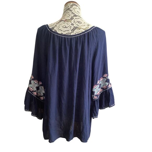 Max Studio tunic blouse  navy scoop neck, bell sleeves floral embroidery sz 3X - Picture 3 of 8